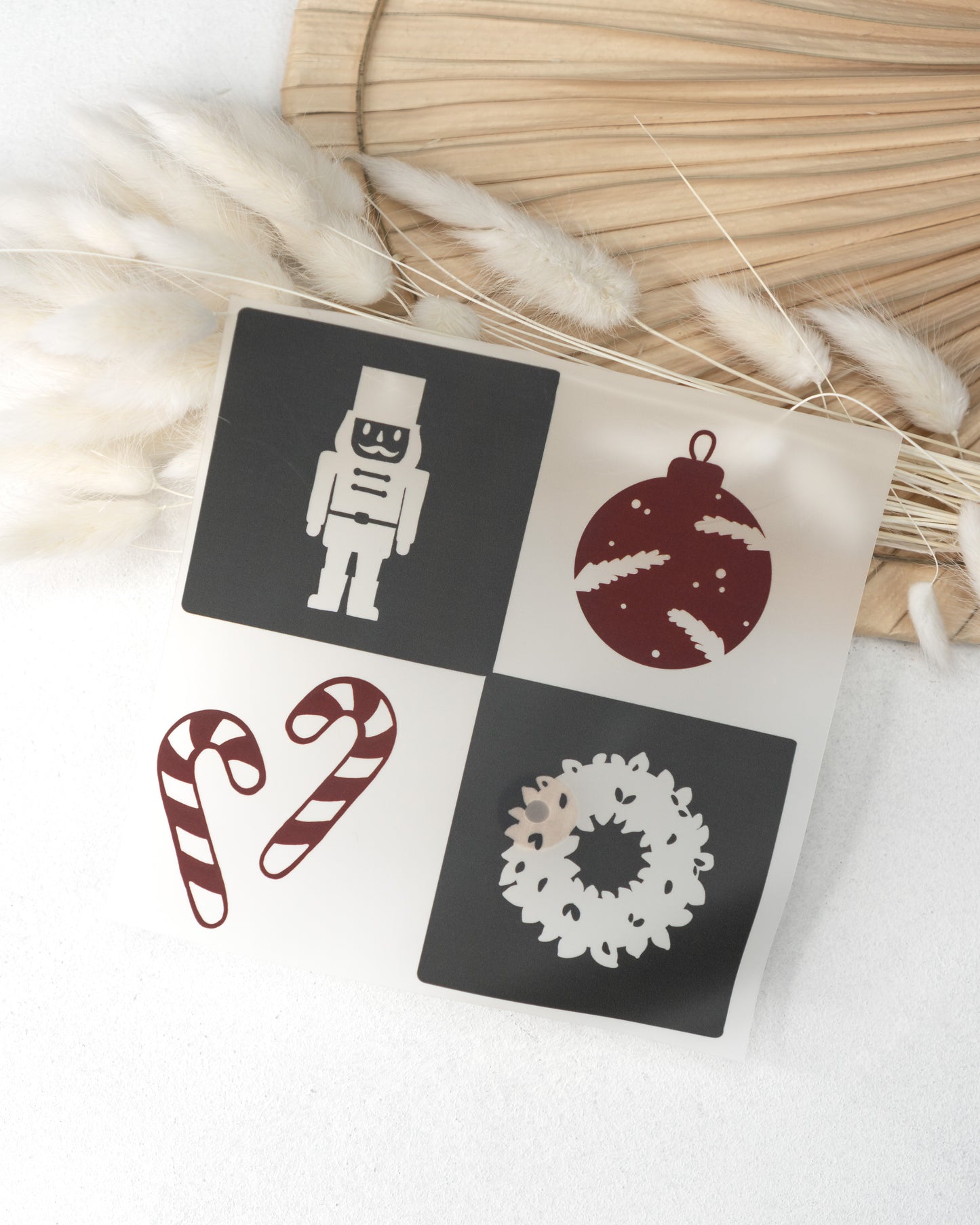 Weihnachts - Bügelbild - Nussknacker/Zuckerstange/Kugel/Kranz