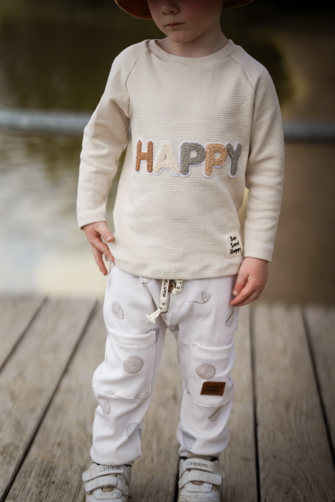 HAPPY bunt - Chenille Patch