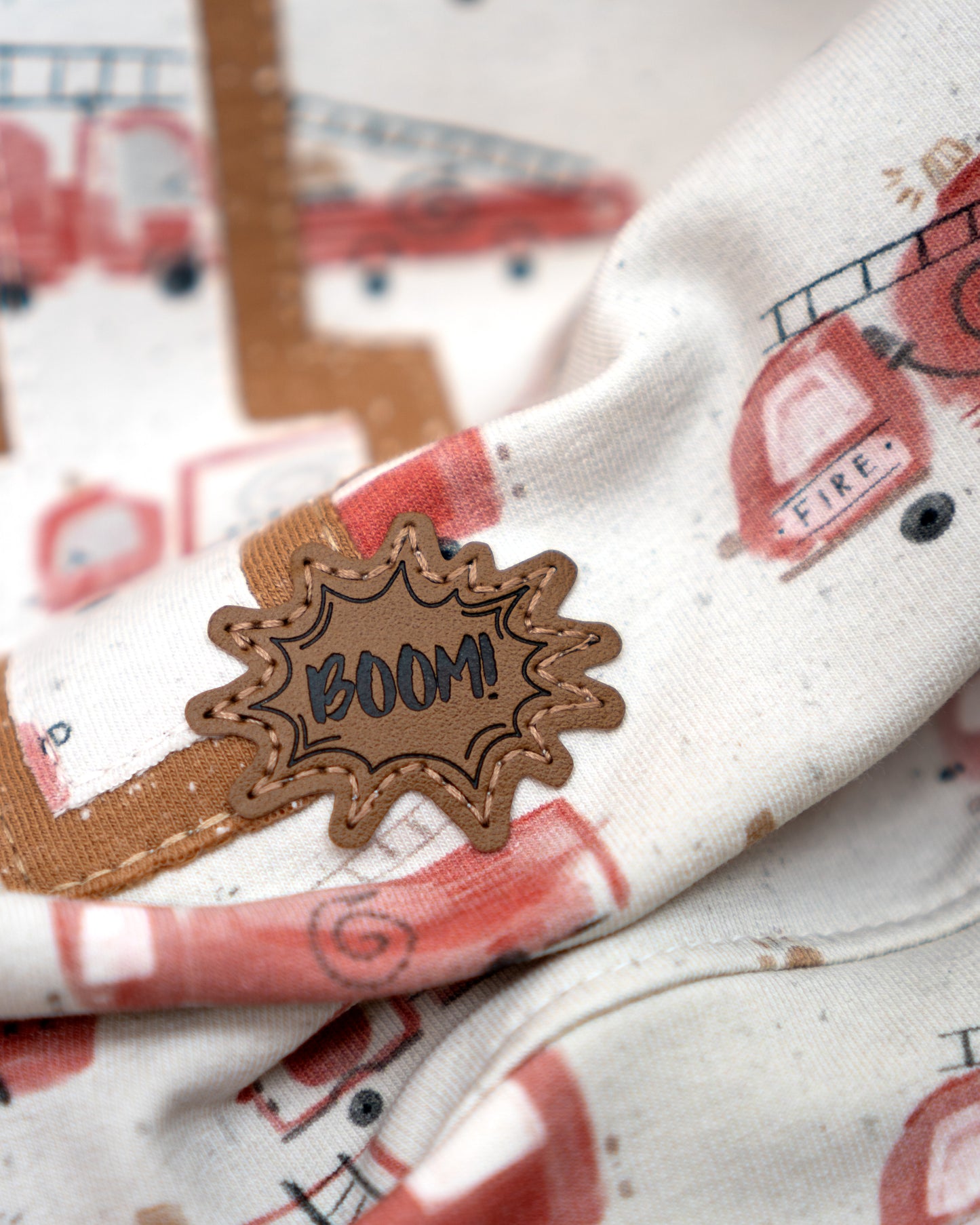 Boom - Kunstleder Label in Form
