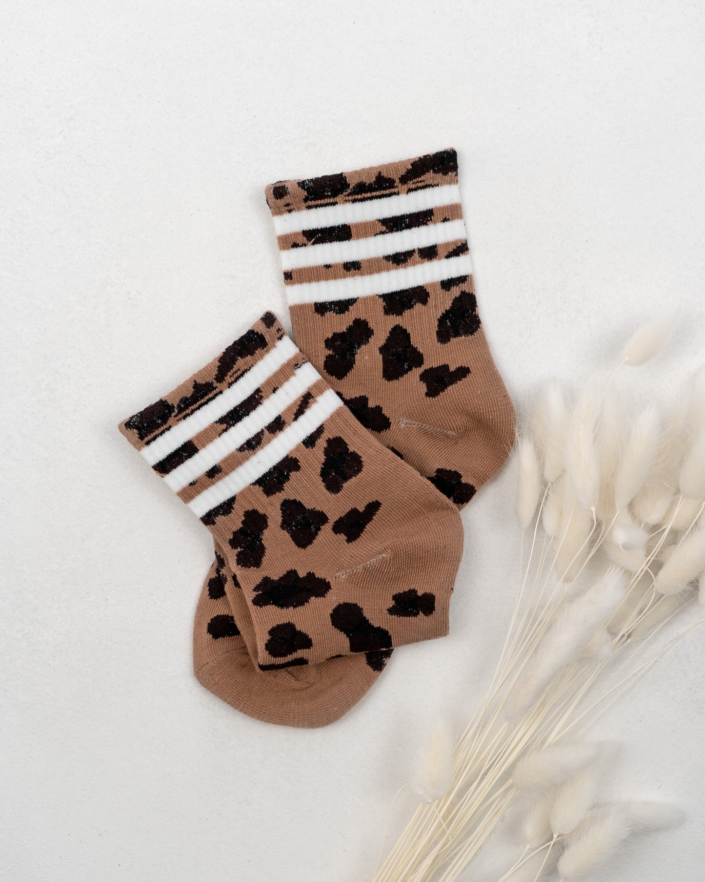 Damen Socken / mit 3 uni Streifen / Leo Design hellbraun