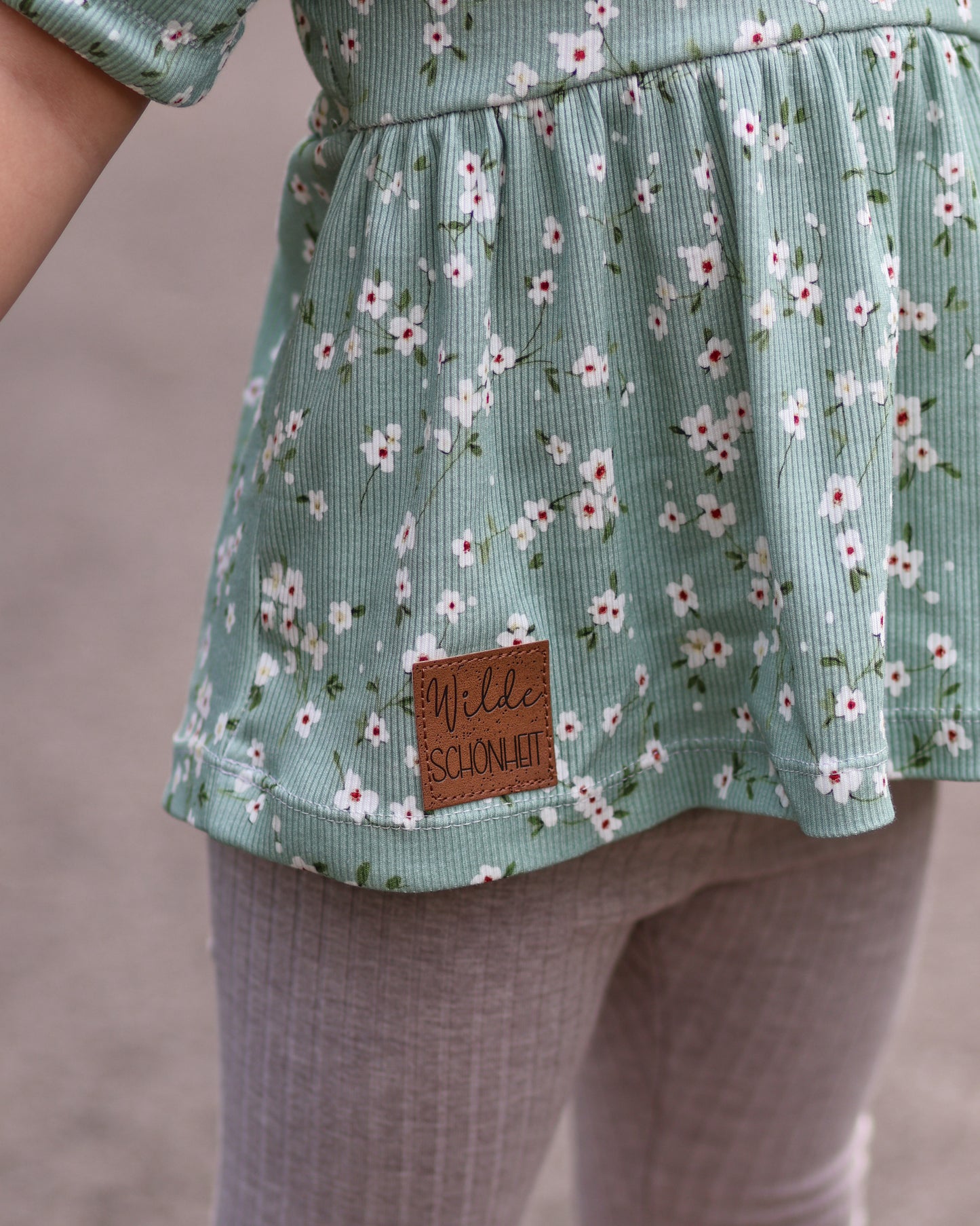 Weiße Blümchen mint - Rib Jersey