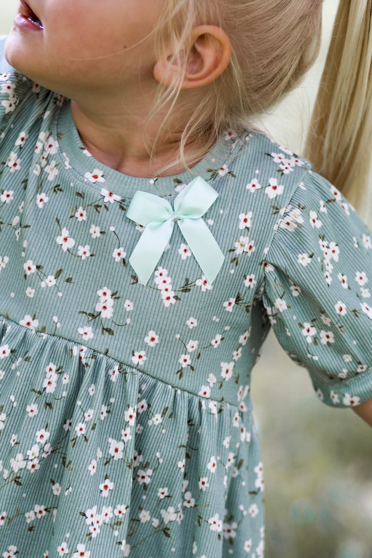Weiße Blümchen mint - Rib Jersey