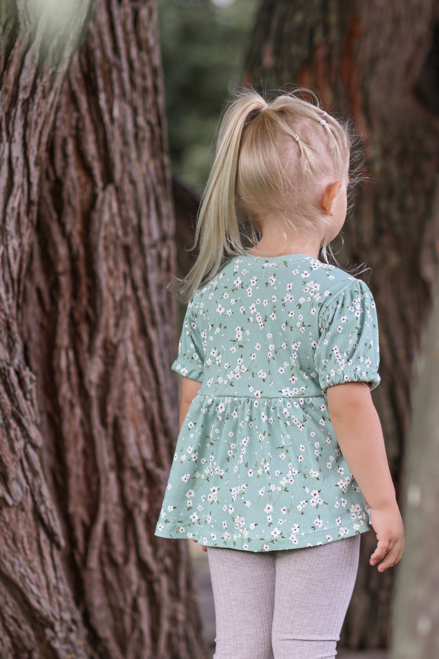 Weiße Blümchen mint - Rib Jersey