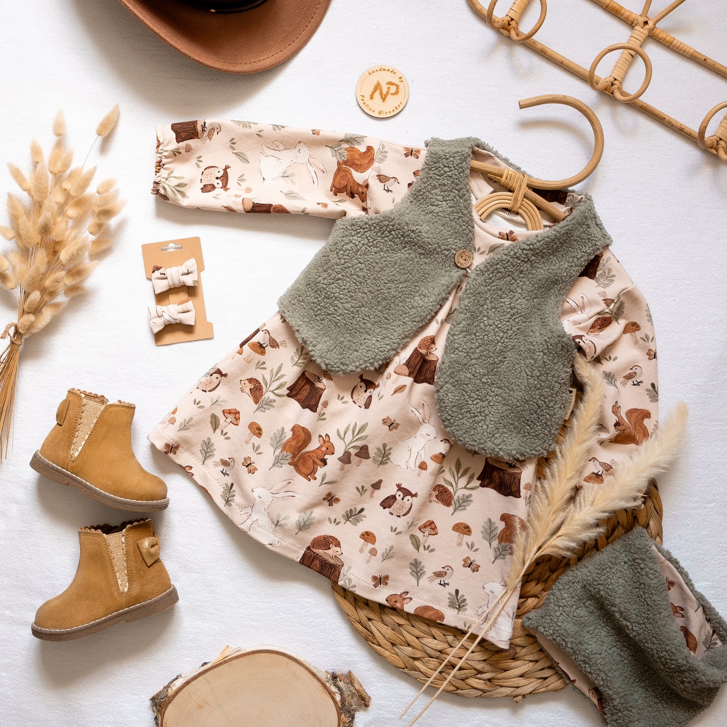 Waldtiere auf der Wiese im Herbst sand - French Terry