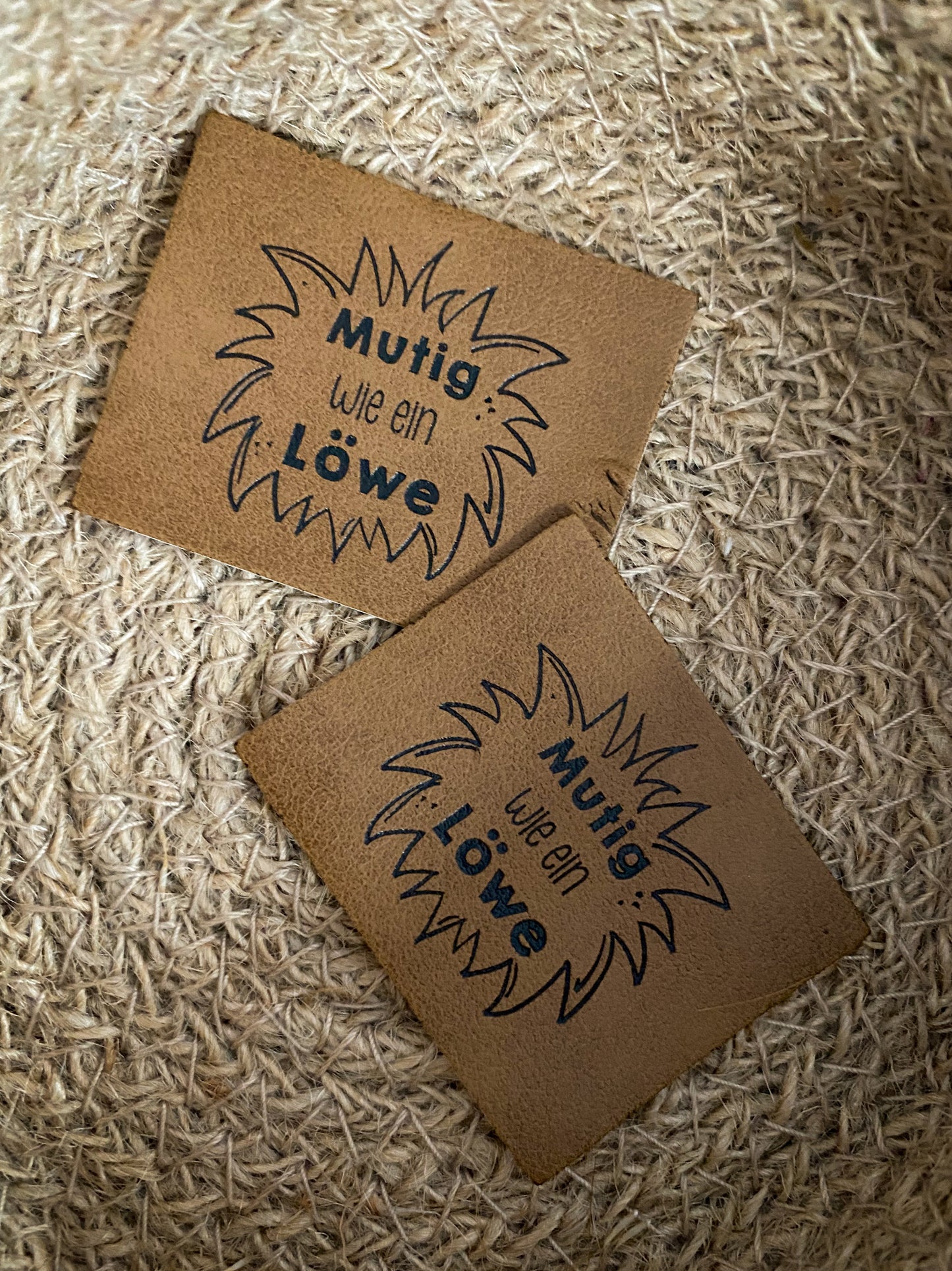 Mutig wie ein Löwe - Kunstleder Label