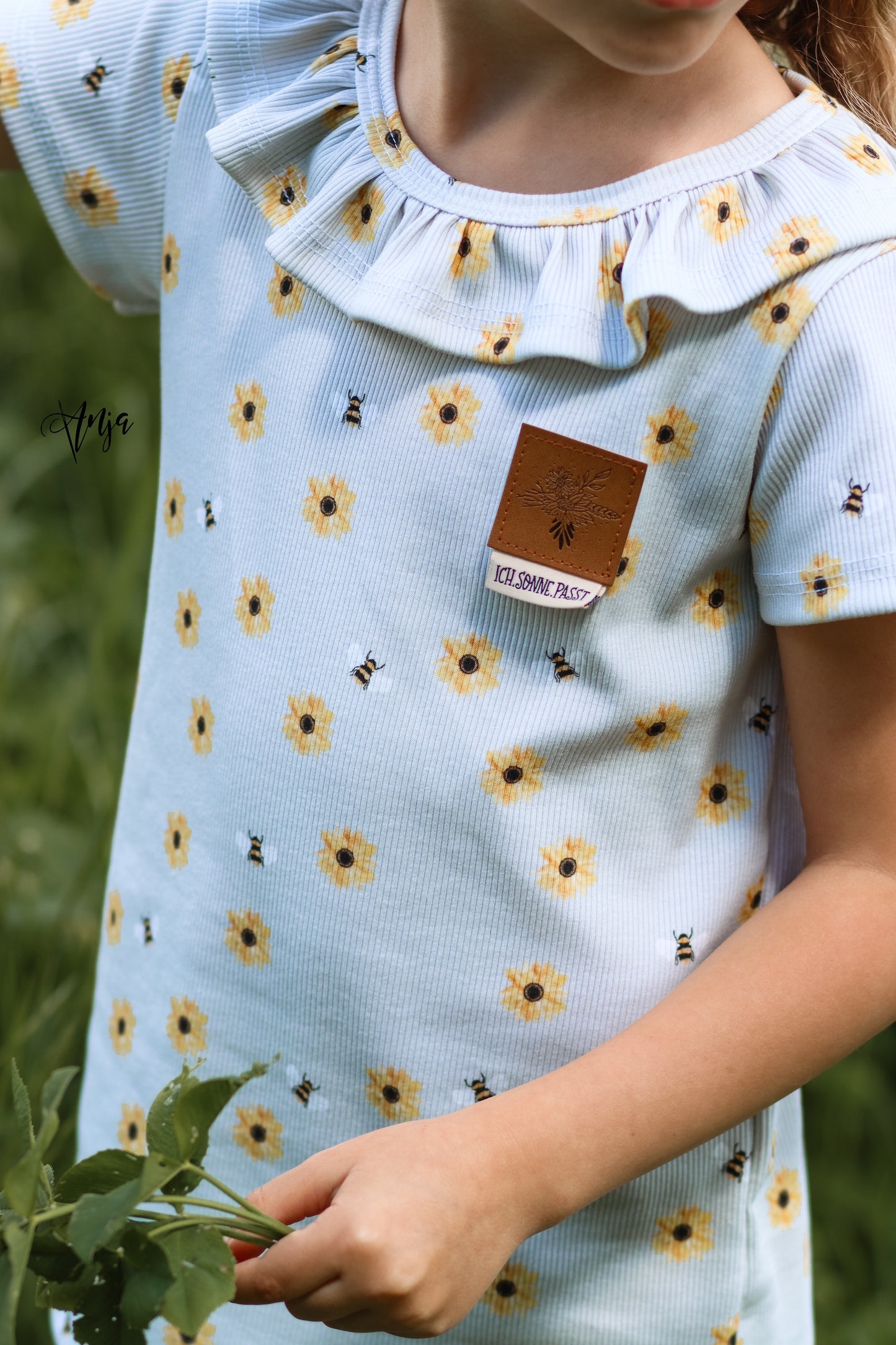 REST ca. 1,2m Sonnenblumen & Biene - Rib Jersey