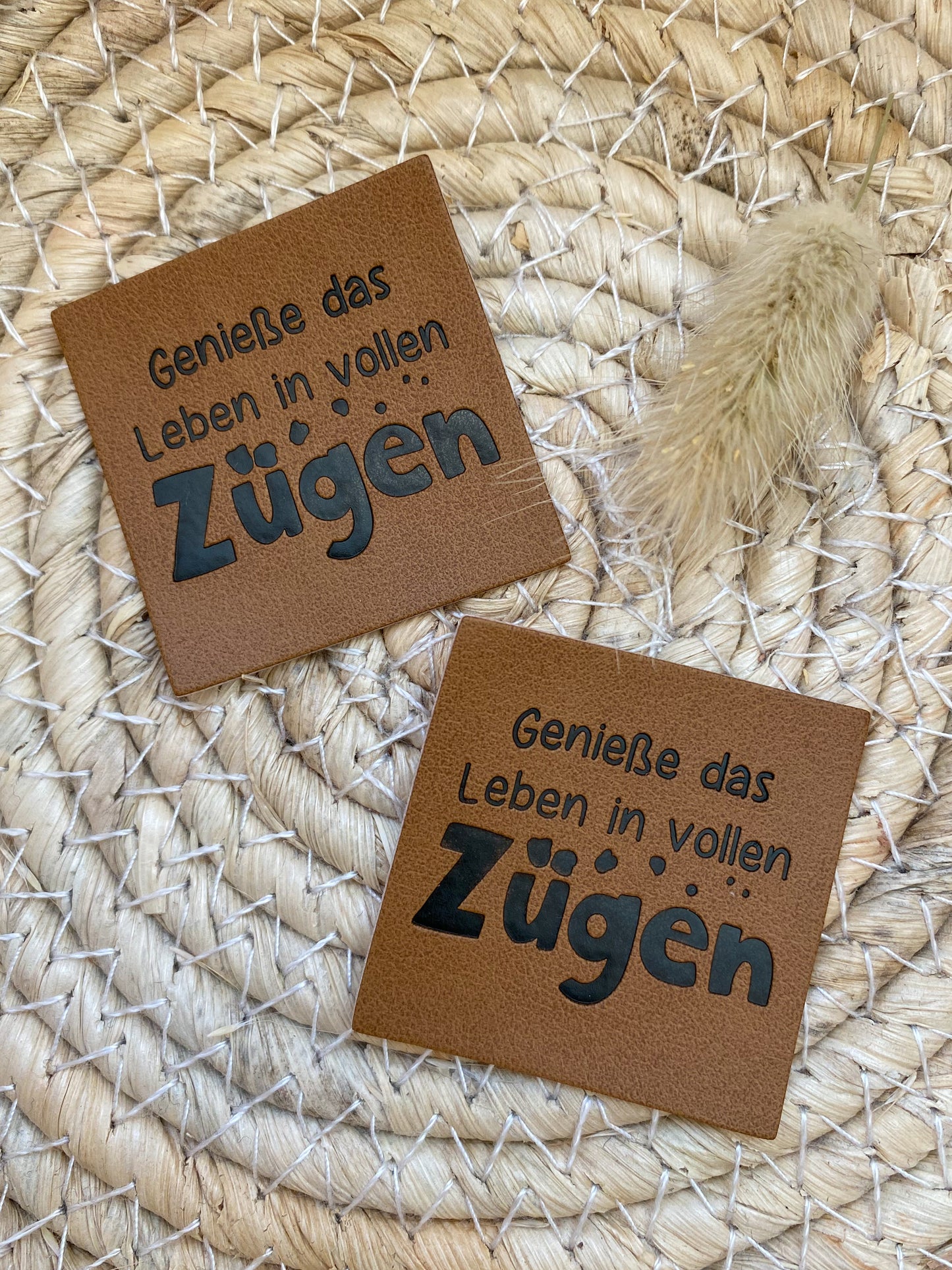 Genieße das Leben in vollen Zügen - Kunstleder Label