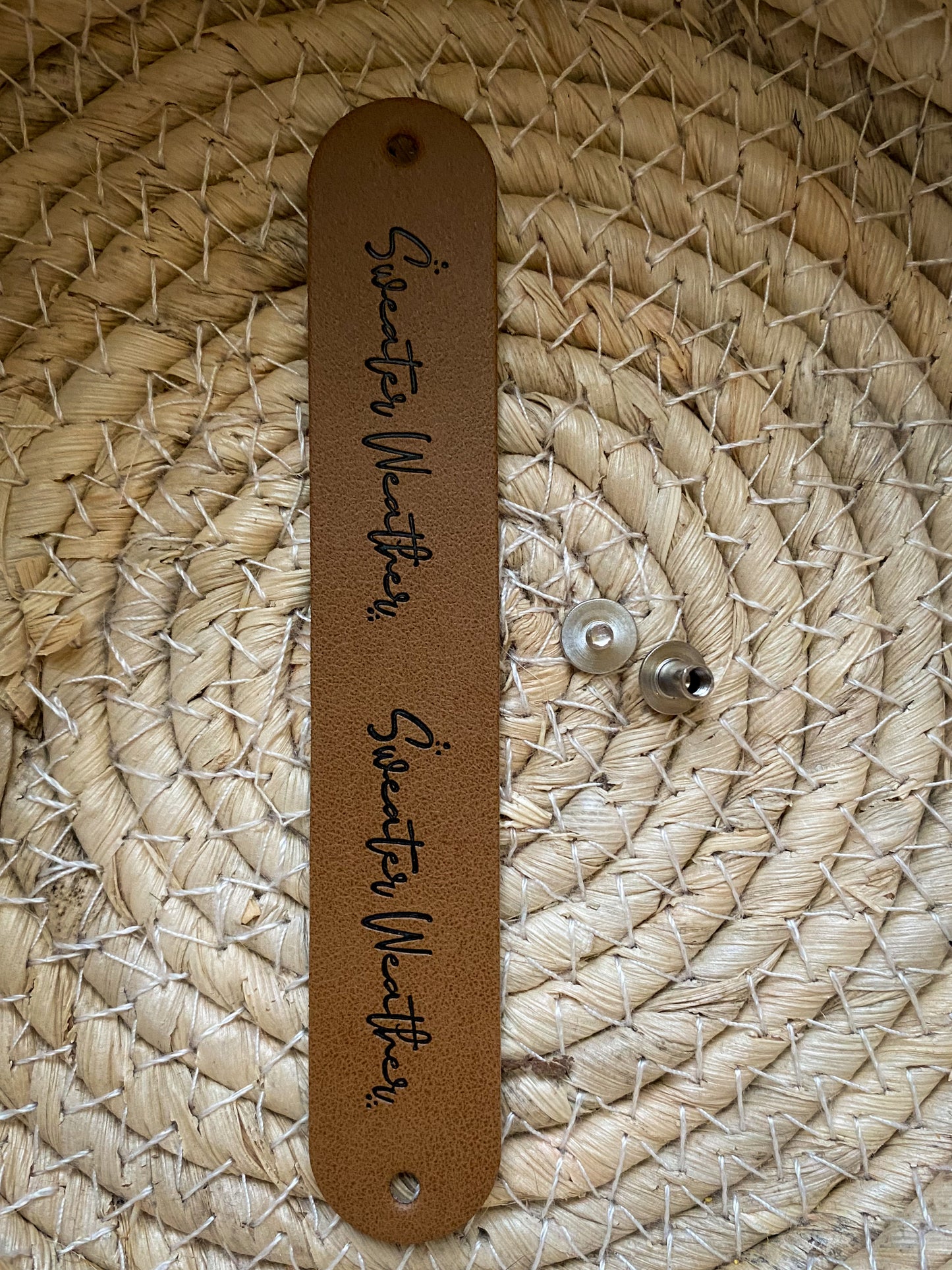 Sweather Weather - Knick Label