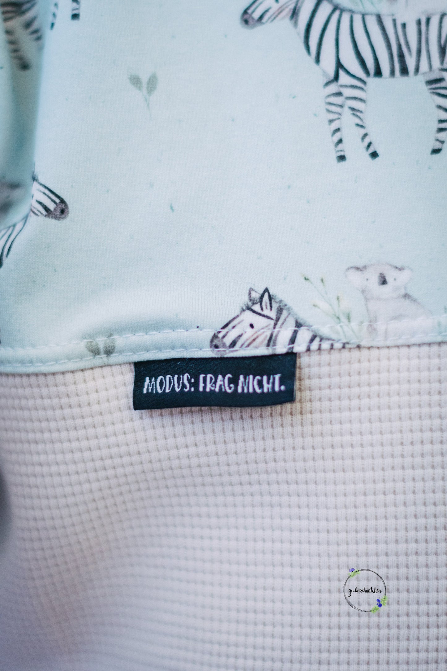 Modus: Frag nicht! schwarzes Web Label