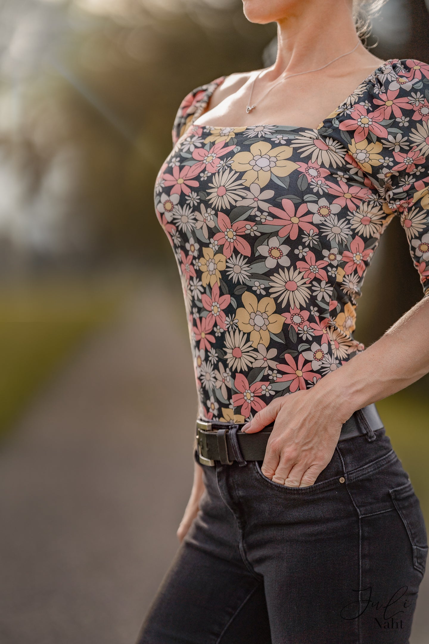 Retro Blumen schwarz