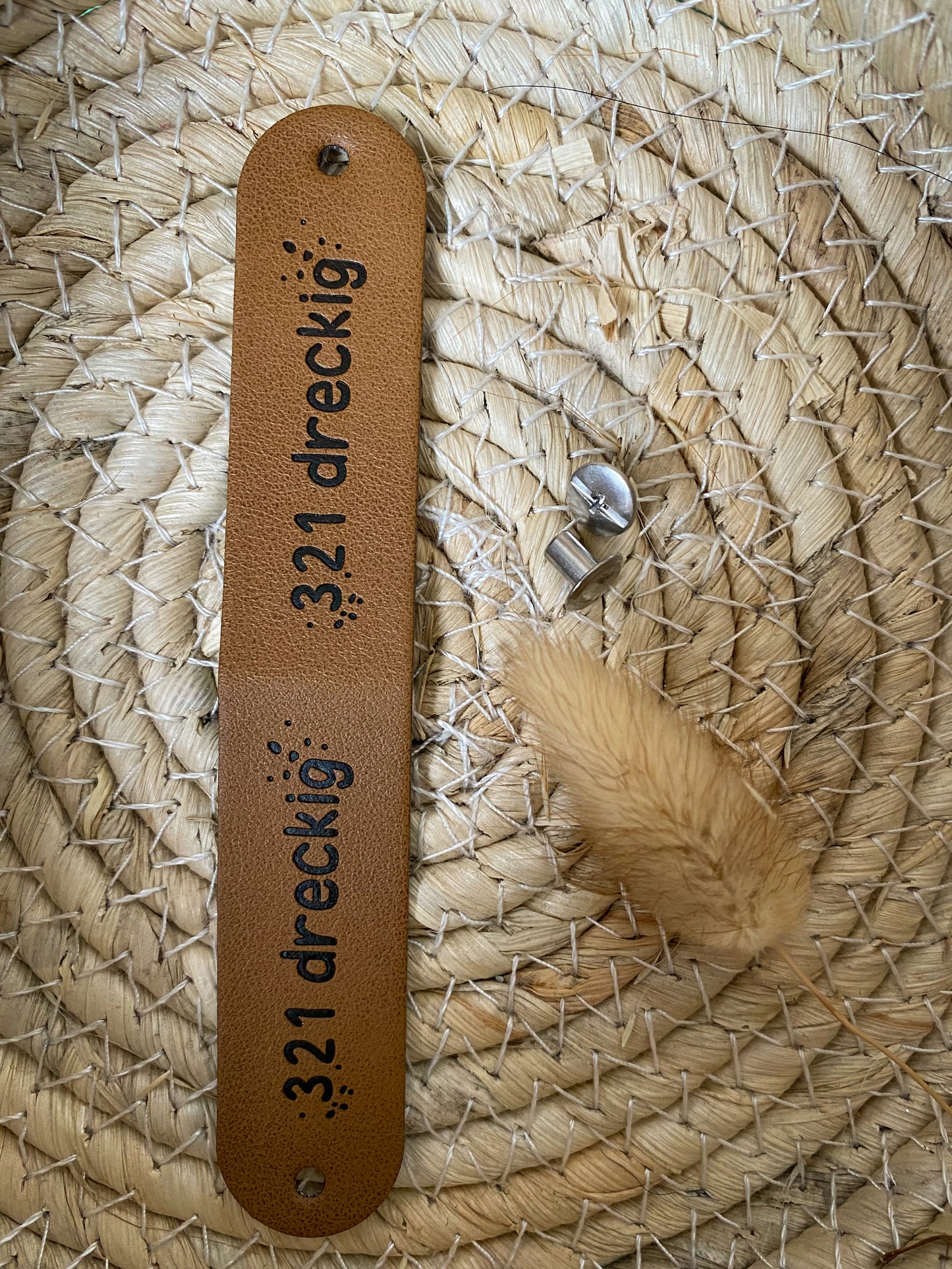 321 dreckig Knick Label