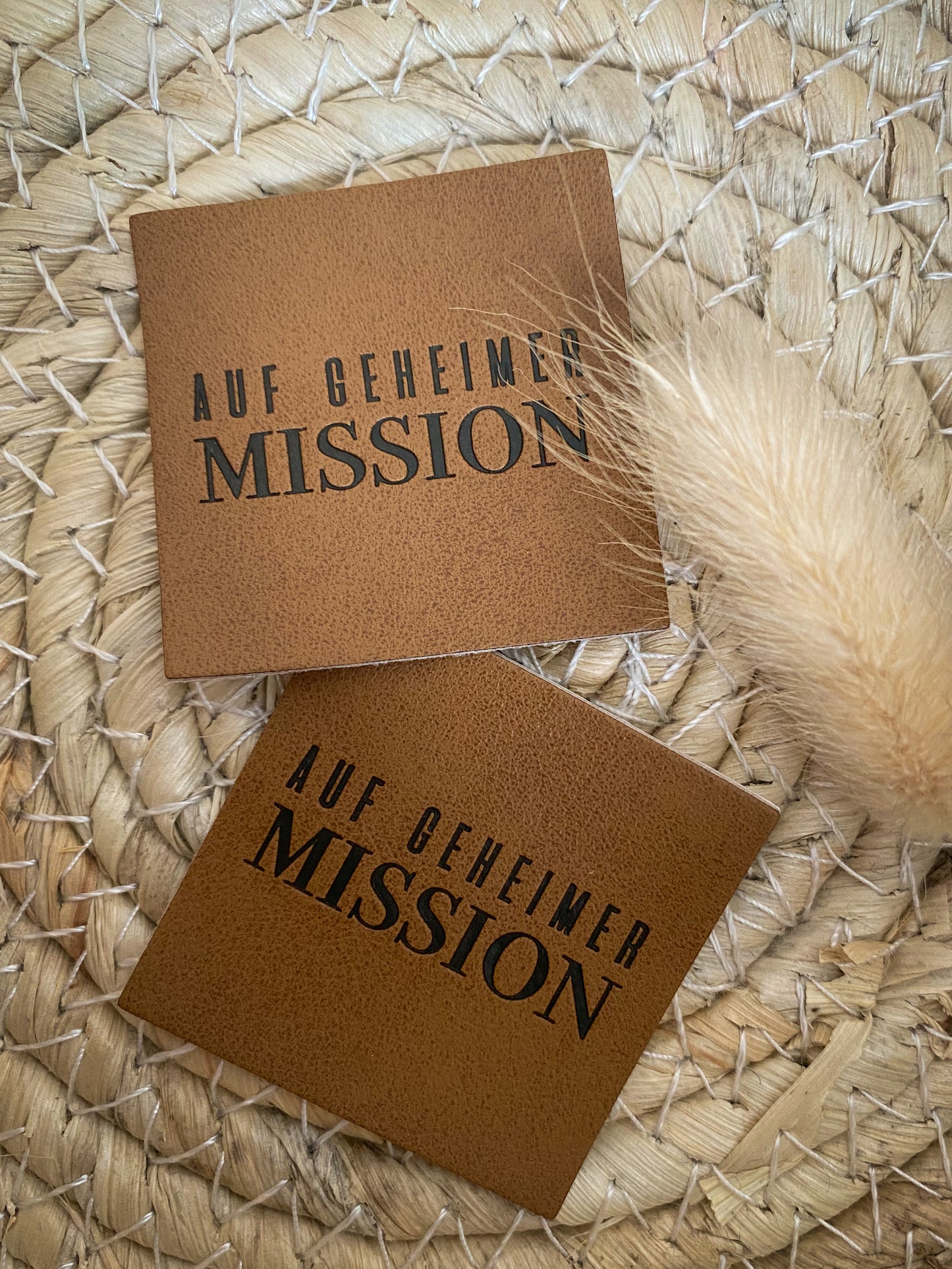 Auf geheimer Mission - Kunstleder Label