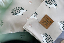 Lade das Bild in den Galerie-Viewer, Igel &amp; Pilz beige - Jersey
