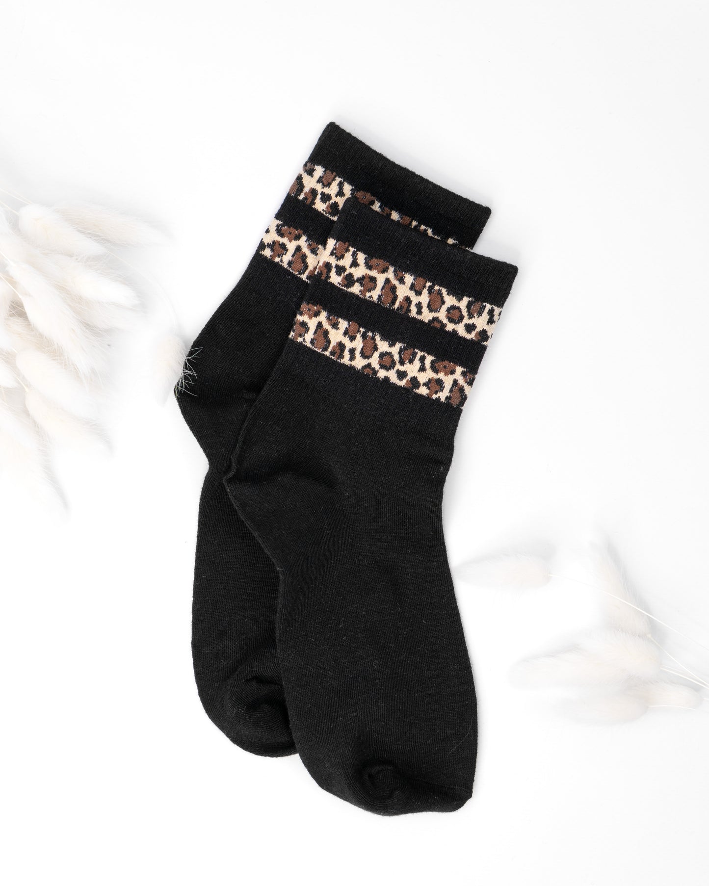 Damen Socken schwarz mit Streifen im Leo Design