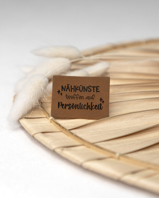 Nähkünste treffen auf Persönlichkeit - Kunstleder Label