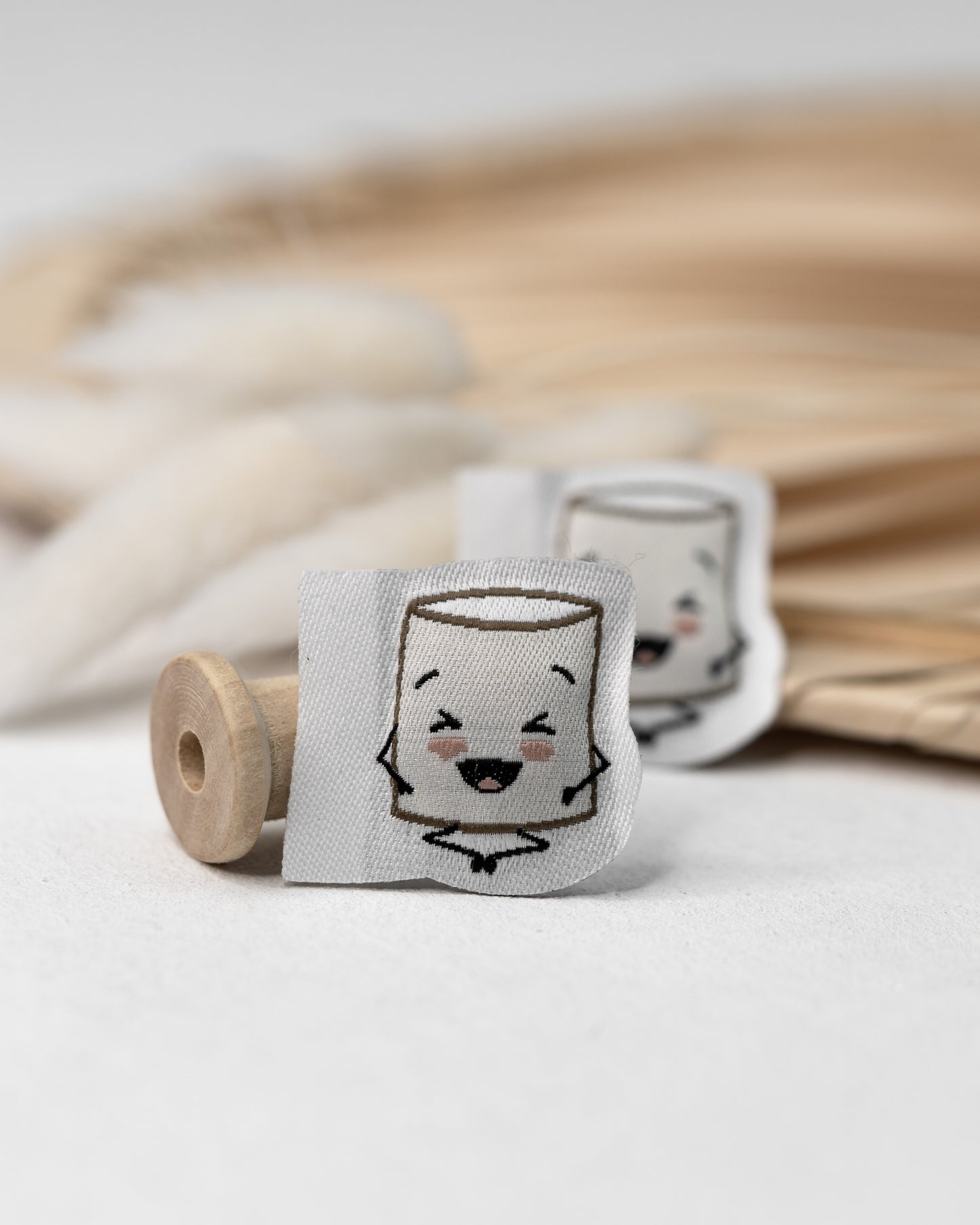 Milchglas - Puff Web Label