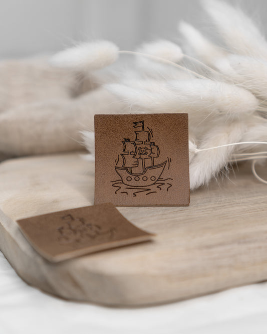 Piratenschiff - Kunstleder Label