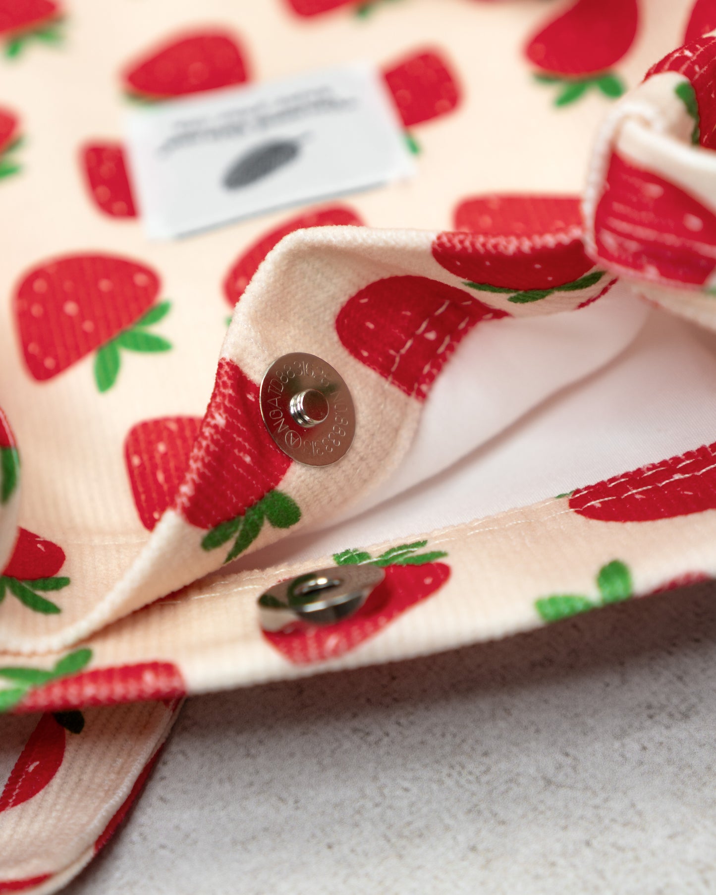 Stoffbeutel mit Erdbeeren