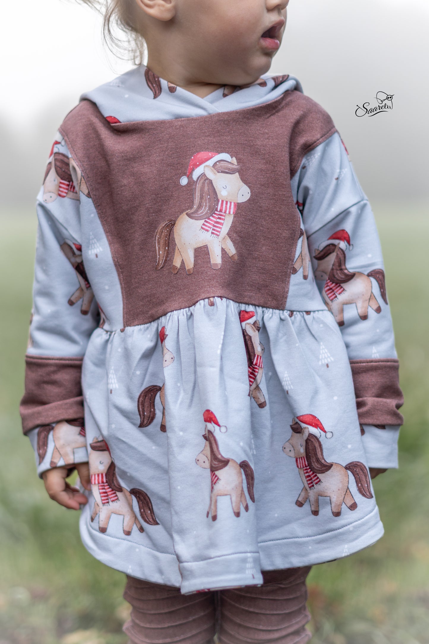 Pferd mit Weihnachtsmütze - Bügelbild