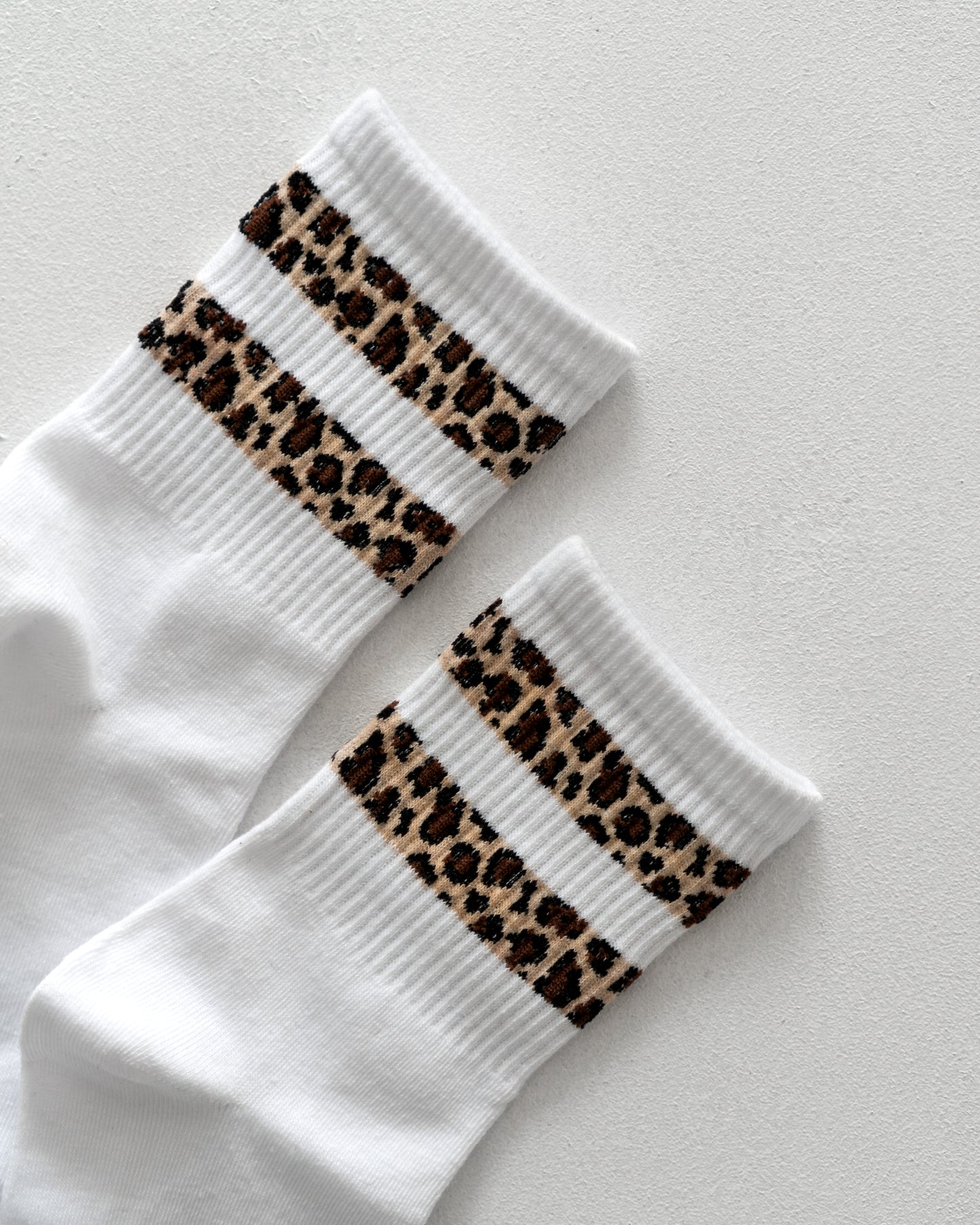 Damen Socken Streifen im Leo Design