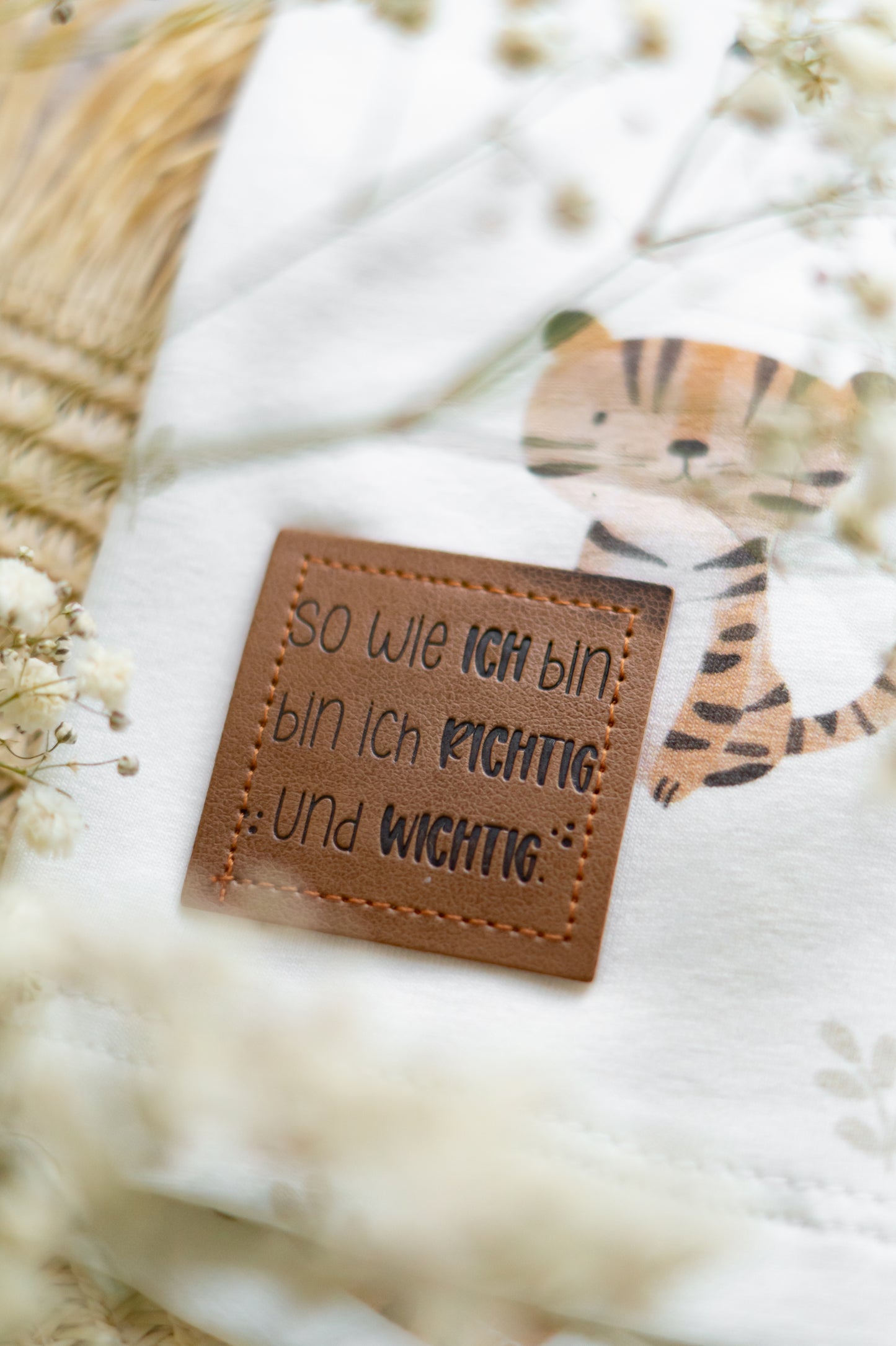 Tiger & Leaves - Jersey