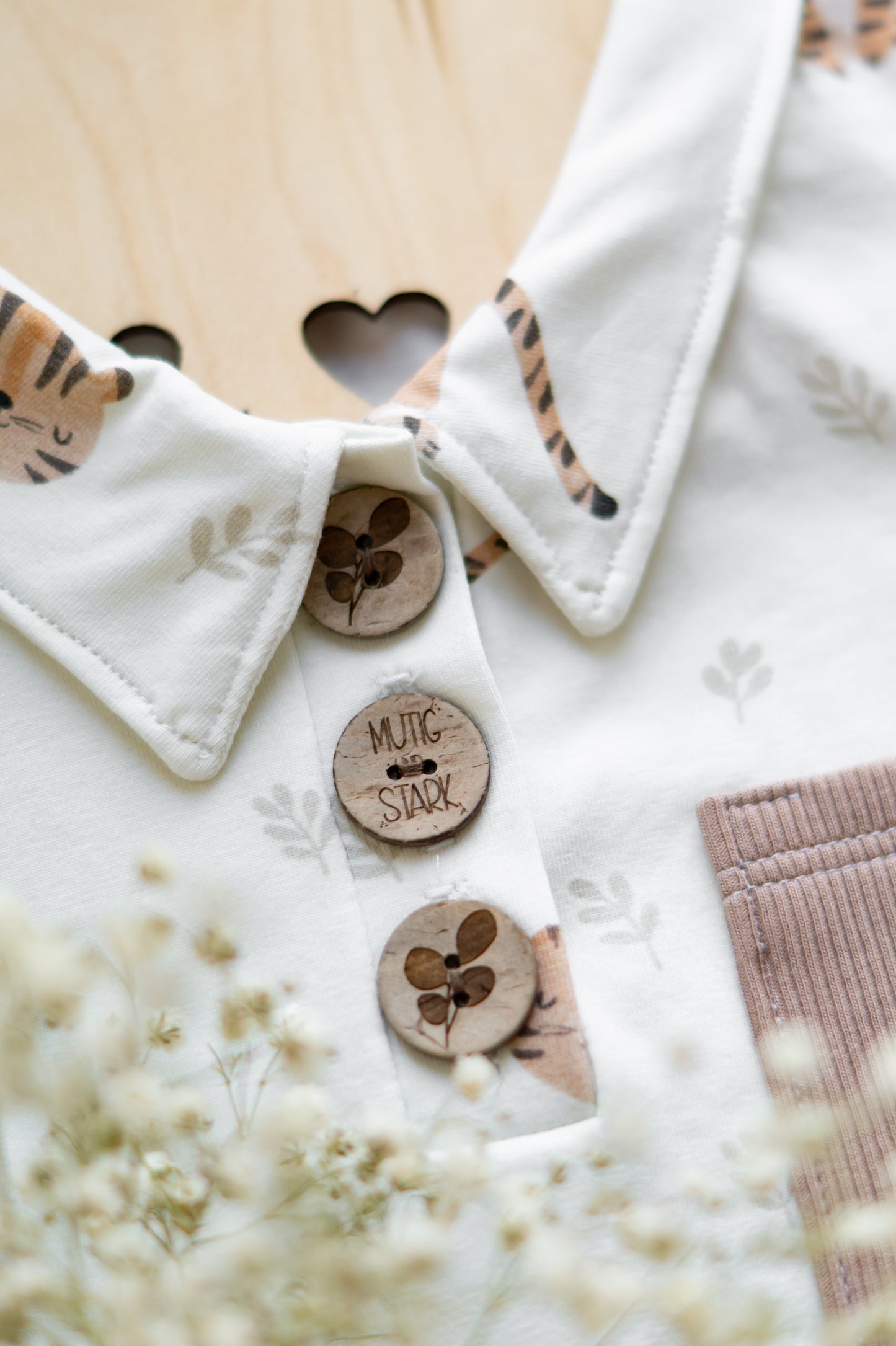 Tiger & Leaves - Jersey