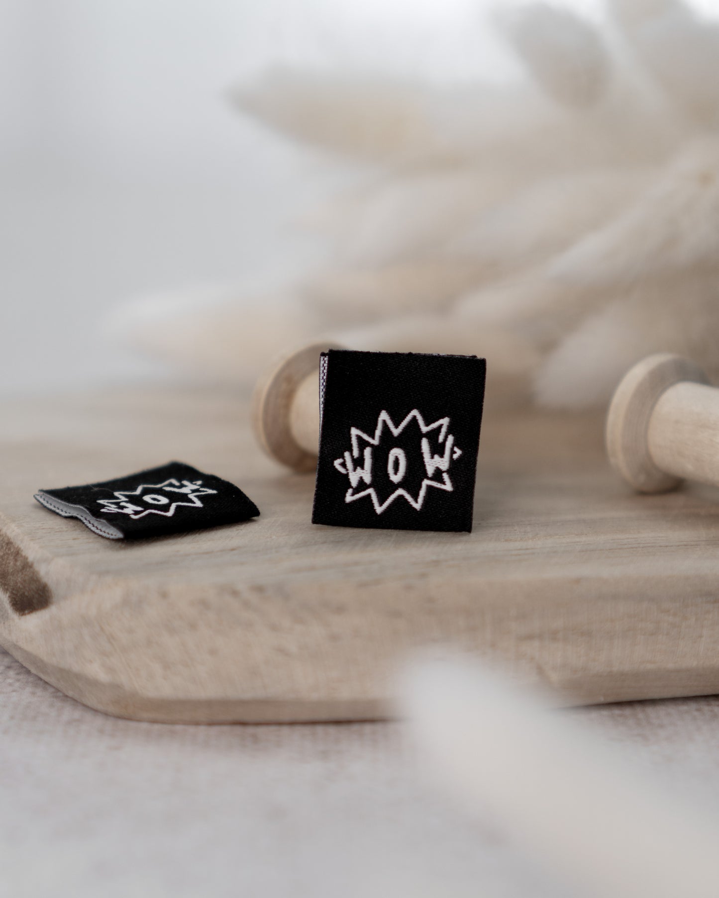 WOW schwarz - Web Label
