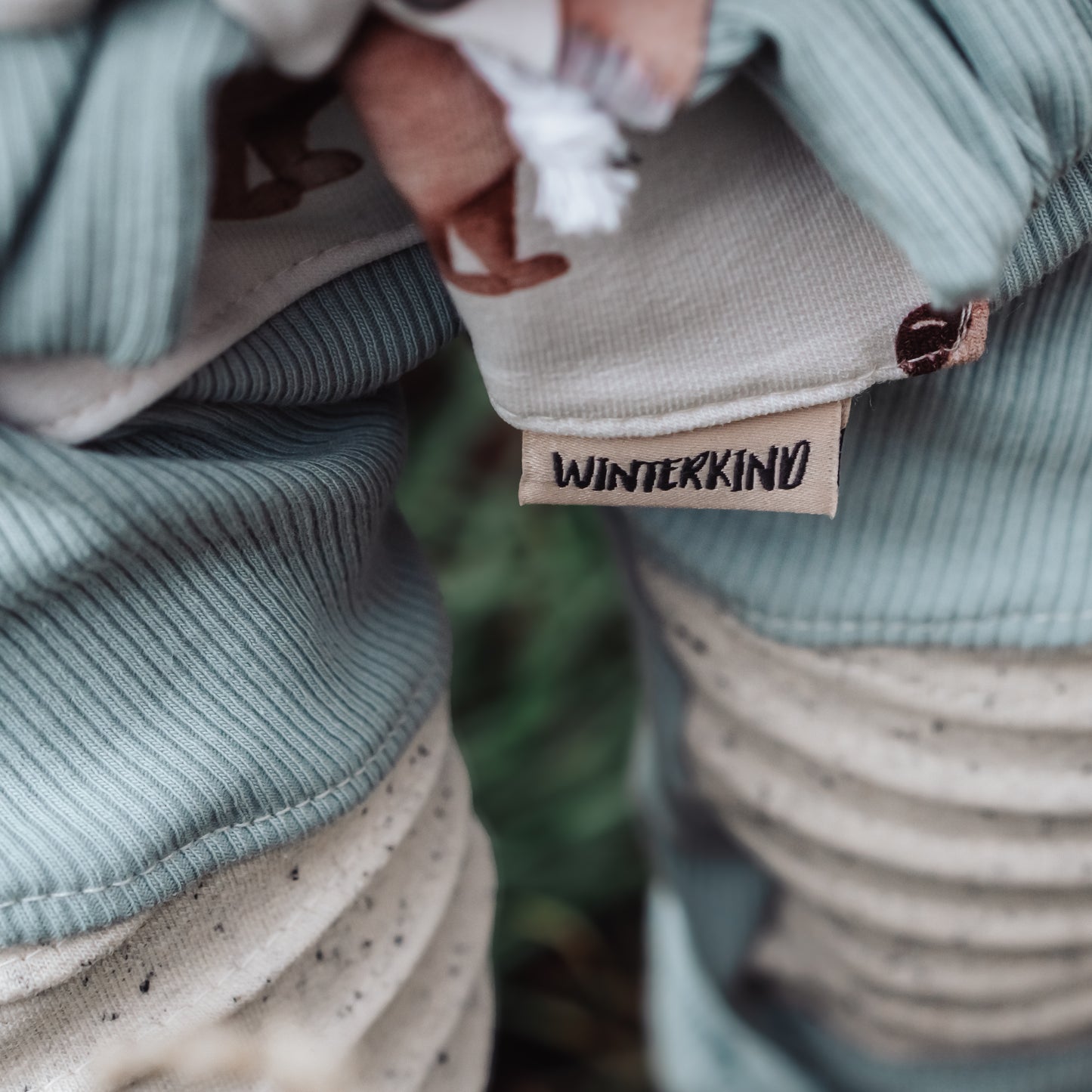 Dackel mit Schal & Dots - French Terry