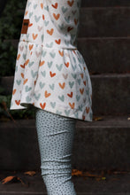 Lade das Bild in den Galerie-Viewer, Hearts &amp; Dots cream - Rib Jersey
