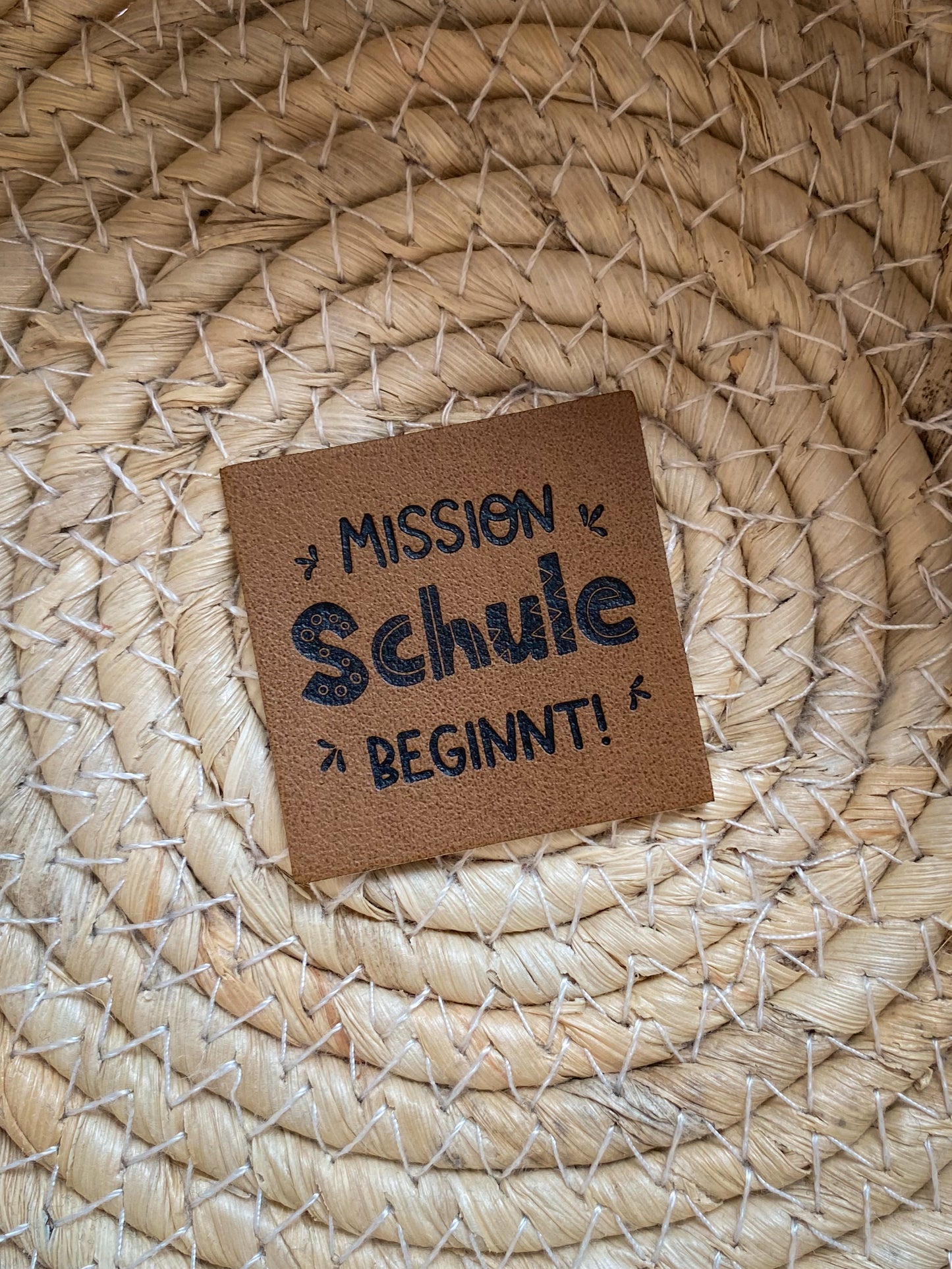 Mission Schule beginnt - Kunstleder Label