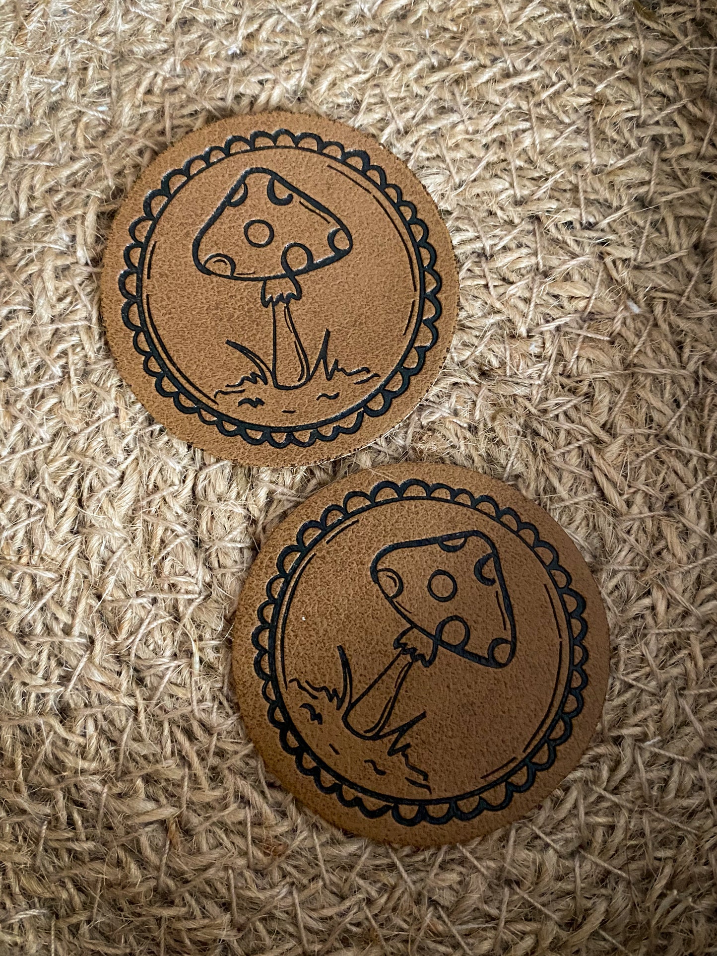 Fliegen Pilz - Kunstleder Label rund