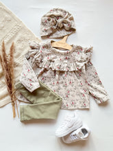 Lade das Bild in den Galerie-Viewer, Botanical Roses - Rib Jersey
