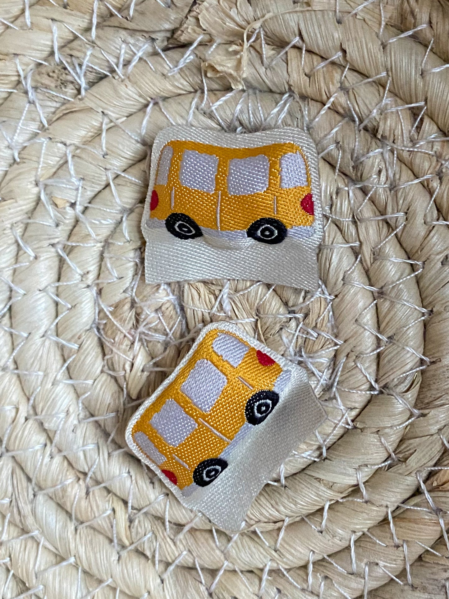 Bus - Puff Web Label