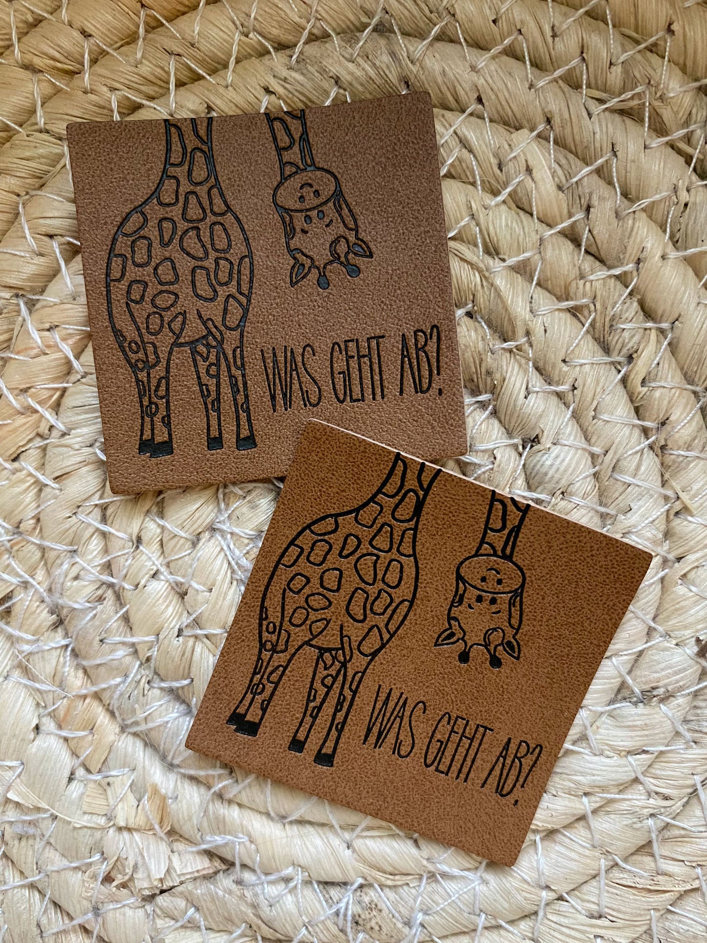 Giraffe - Was geht ab? - Kunstleder Label