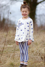 Lade das Bild in den Galerie-Viewer, Stripes cream/blueberry Jersey
