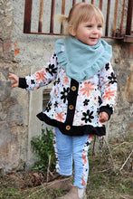 Load image into Gallery viewer, Flowers Maja (white)
