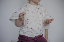 Lade das Bild in den Galerie-Viewer, Spring flowers dusty lavender Jersey
