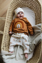 Lade das Bild in den Galerie-Viewer, Rib Jersey cream mit Regenbogen in beige
