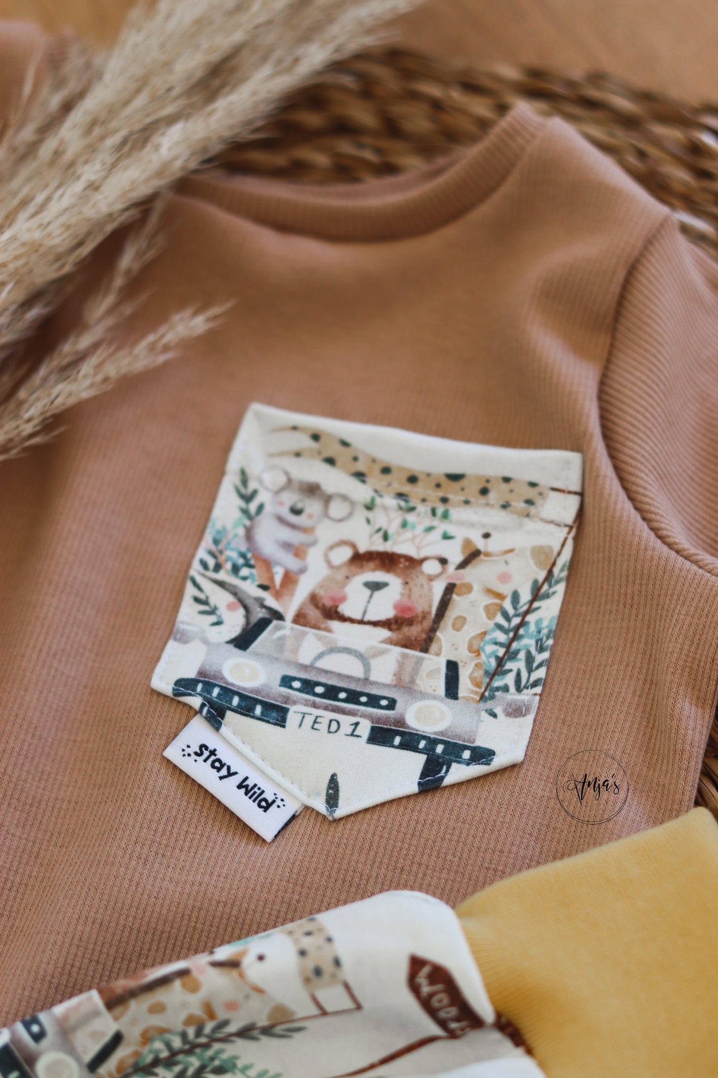 Stay Wild Web Label