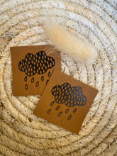 Lade das Bild in den Galerie-Viewer, Rainy Cloud Label
