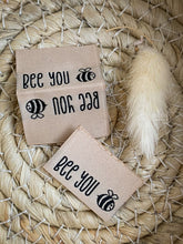 Lade das Bild in den Galerie-Viewer, Bee You Label
