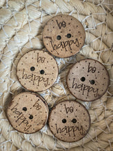 Lade das Bild in den Galerie-Viewer, Knopf be happy
