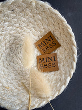 Lade das Bild in den Galerie-Viewer, Mini Boss Label

