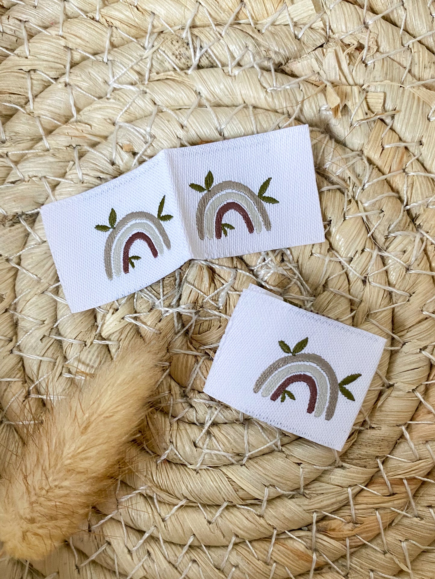 Regenbogen mit Blättern Web Label