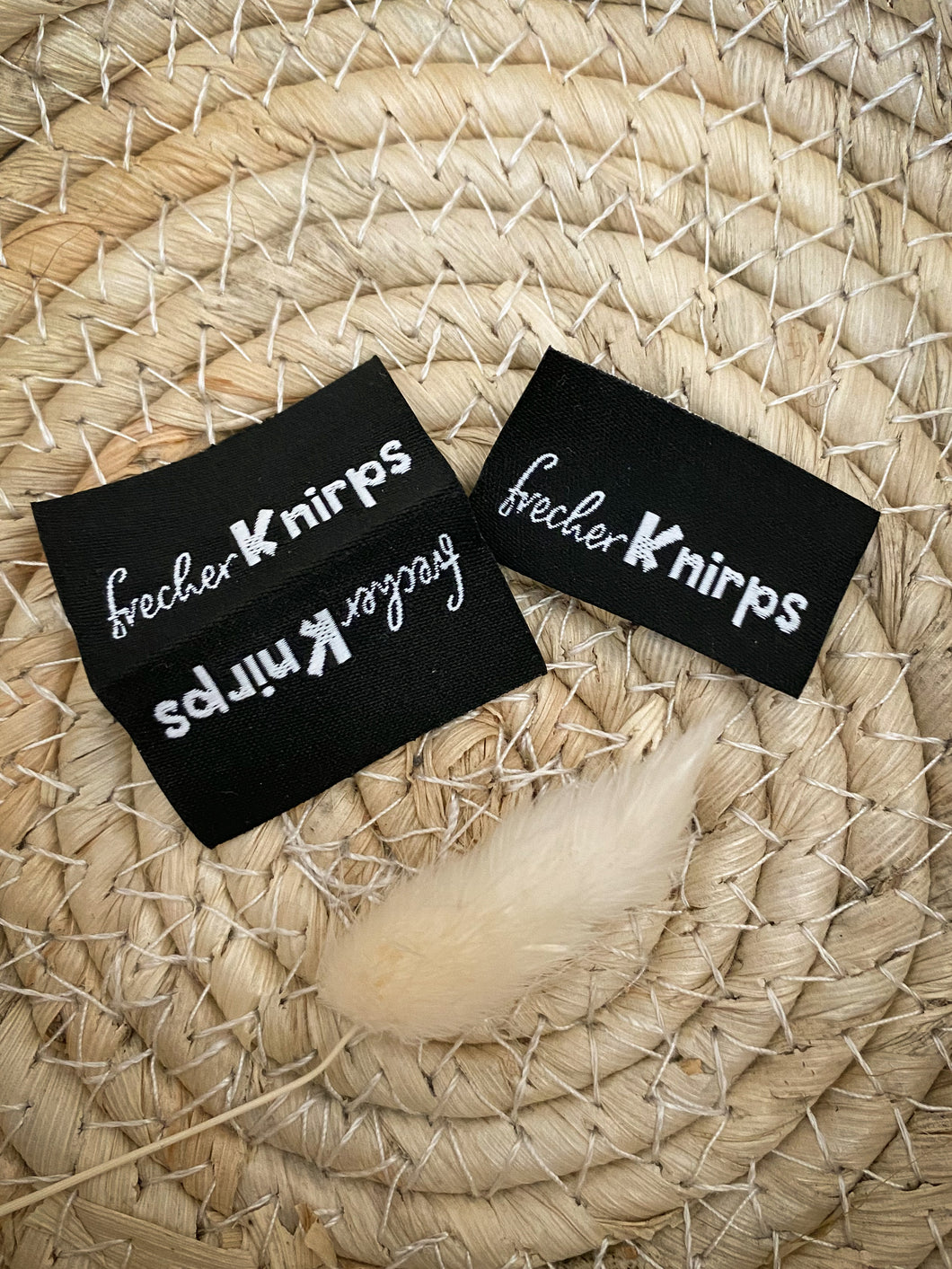 frecher Knirps Web Label schwarz
