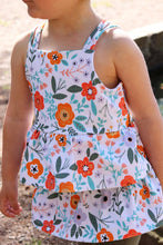 Load image into Gallery viewer, Flowers Emilia (white)
