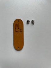 Load image into Gallery viewer, Hase Knick Label
