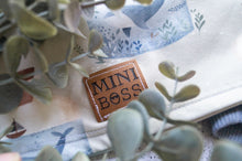 Lade das Bild in den Galerie-Viewer, Mini Boss Label
